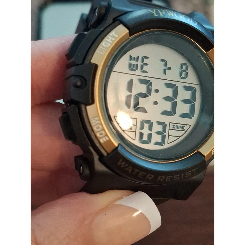 NIB YFWOOD Boys Digital Watch. Blk Silicone Band,Large #'s,Stopwatch,Alarm,Date.